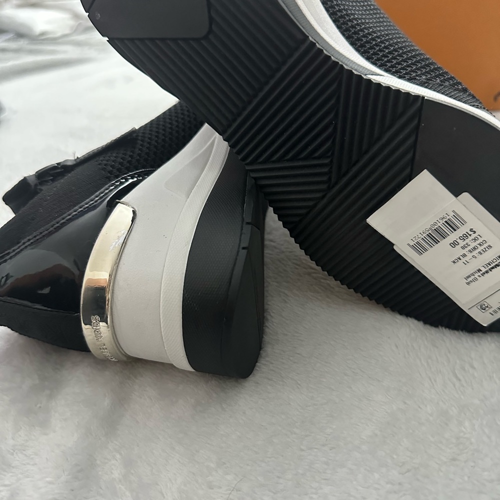 Michael Kors Willis Stretch Knit Trainer brand new / no box - Picture 12 of 15